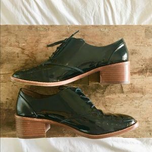 Louise et Cie Patent Leather heeled Oxfords 